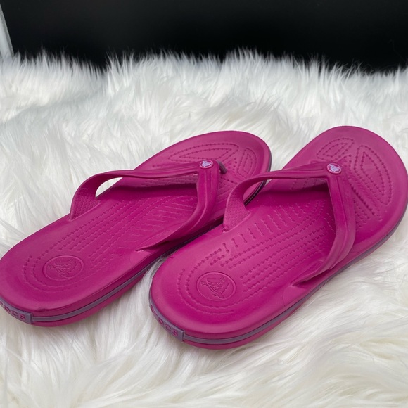 CROCS Shoes - Gently Worn Crocs Thongs/Flip Flops Sandals Women’s 7